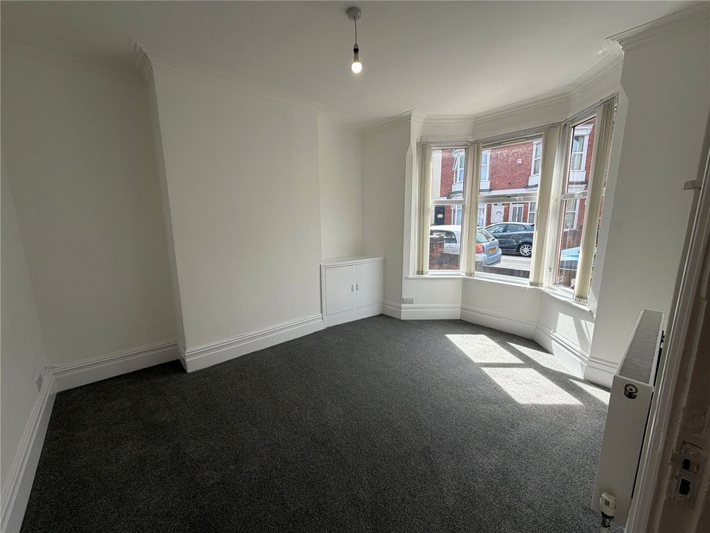 Property photo 2 of 11 Picture No. 29