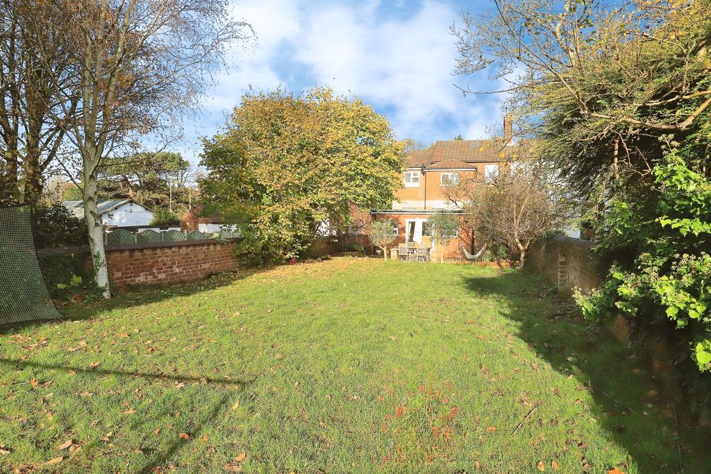 Property photo 2 of 18