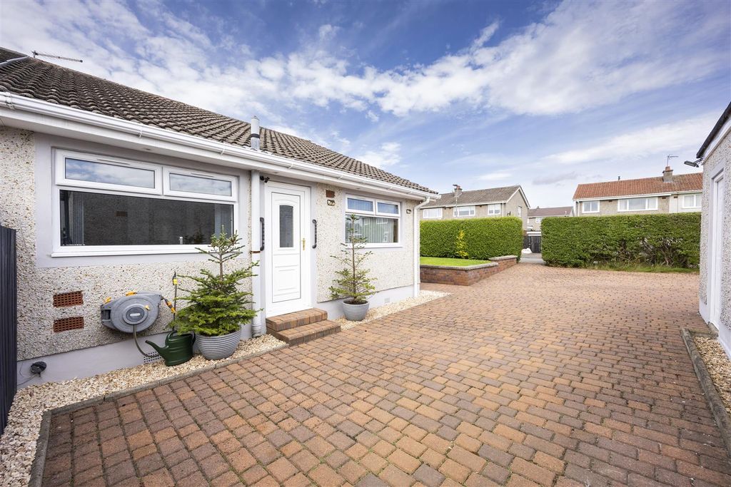 Property photo 1 of 19 2_Applecross_Gardens_Moodiesburn_003.Jpg