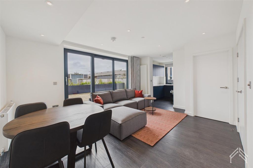 Property photo 2 of 13 Cam02700G0-Pr0427-Still008.Jpg