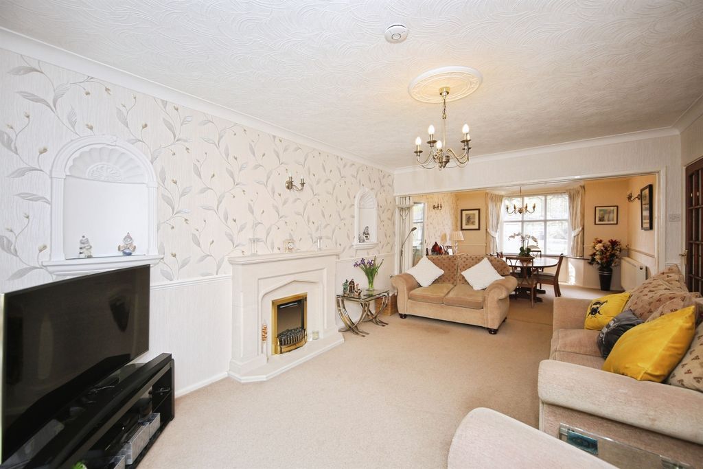 Property photo 3 of 34