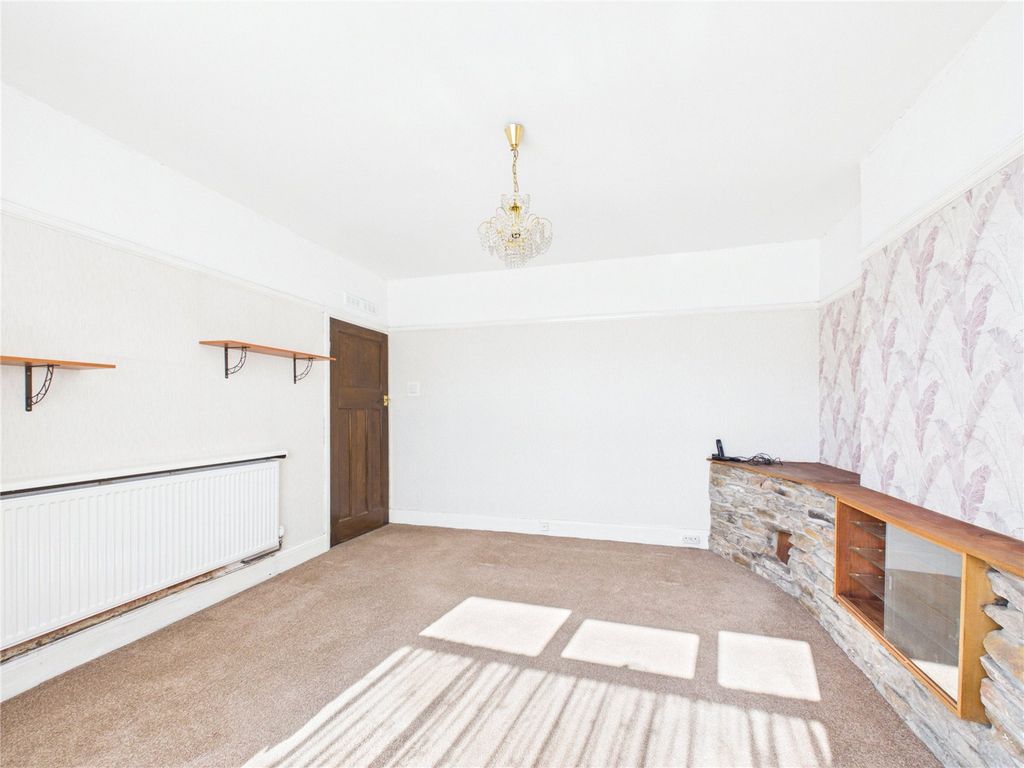 Property photo 2 of 33 Picture No. 10