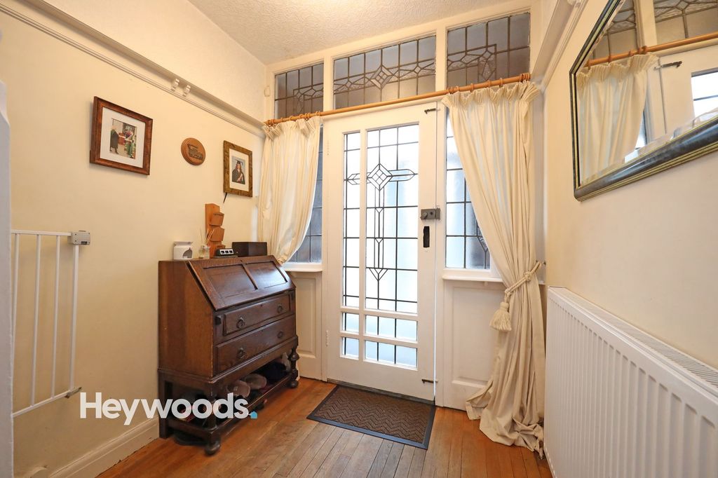 Property photo 2 of 41