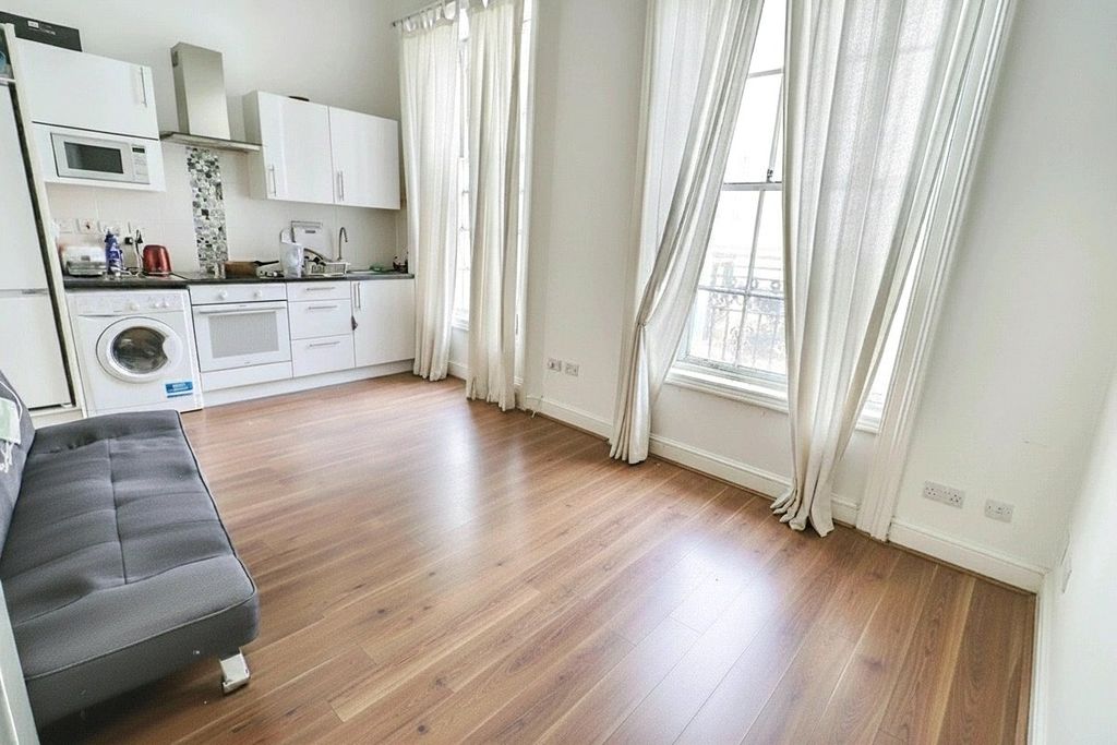 Property photo 1 of 4 Picture No. 12