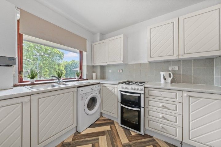 Property photo 3 of 24