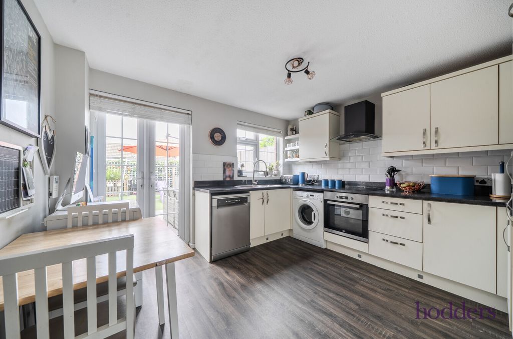 Property photo 3 of 19 05F3De5B-38B5-4B2...