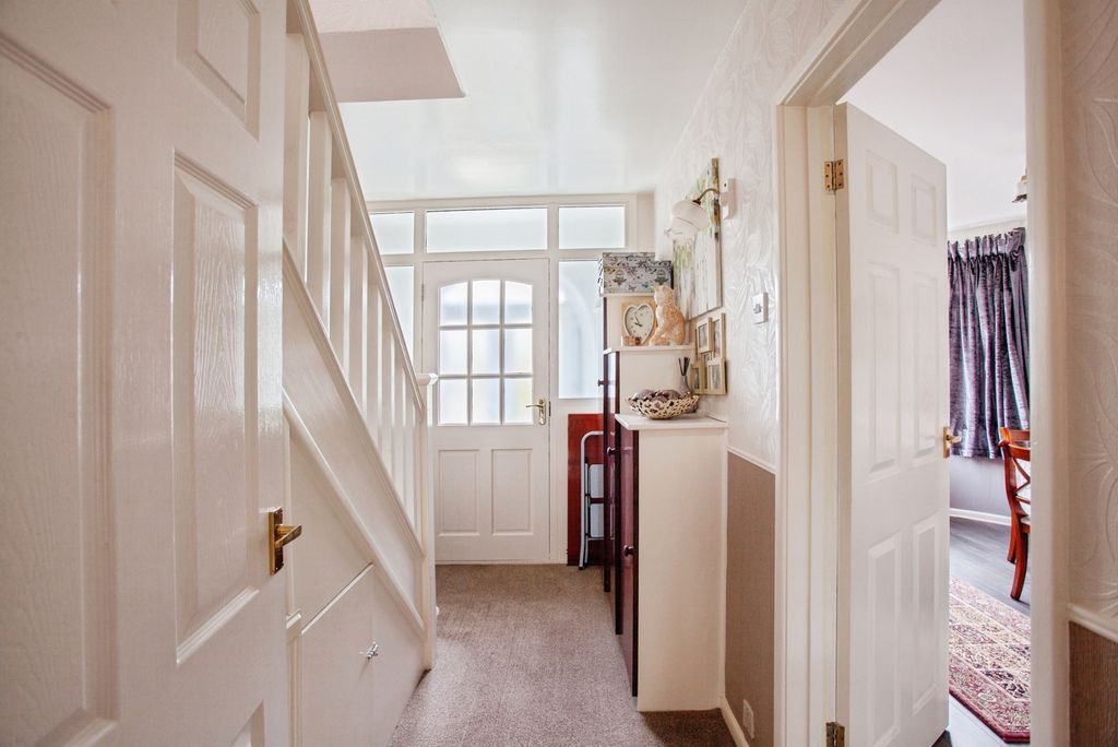 Property photo 3 of 26 Pbox-Img.Jpg
