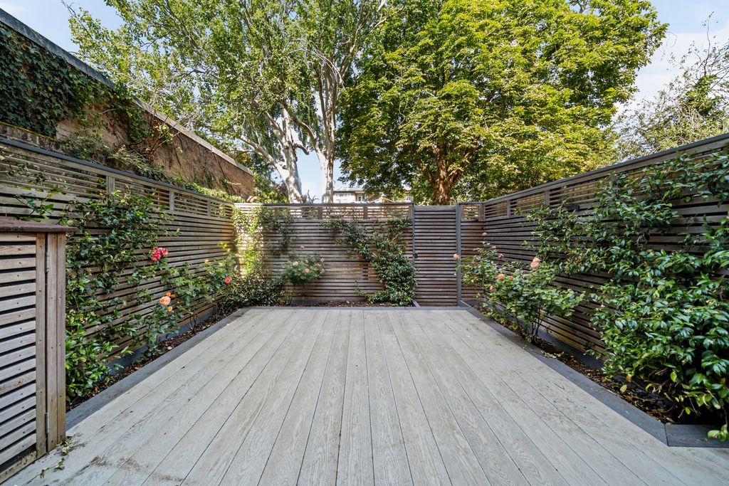 Property photo 3 of 9 Photo 8