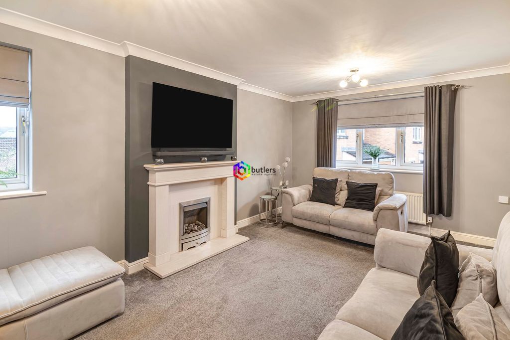 Property photo 2 of 24 Lounge