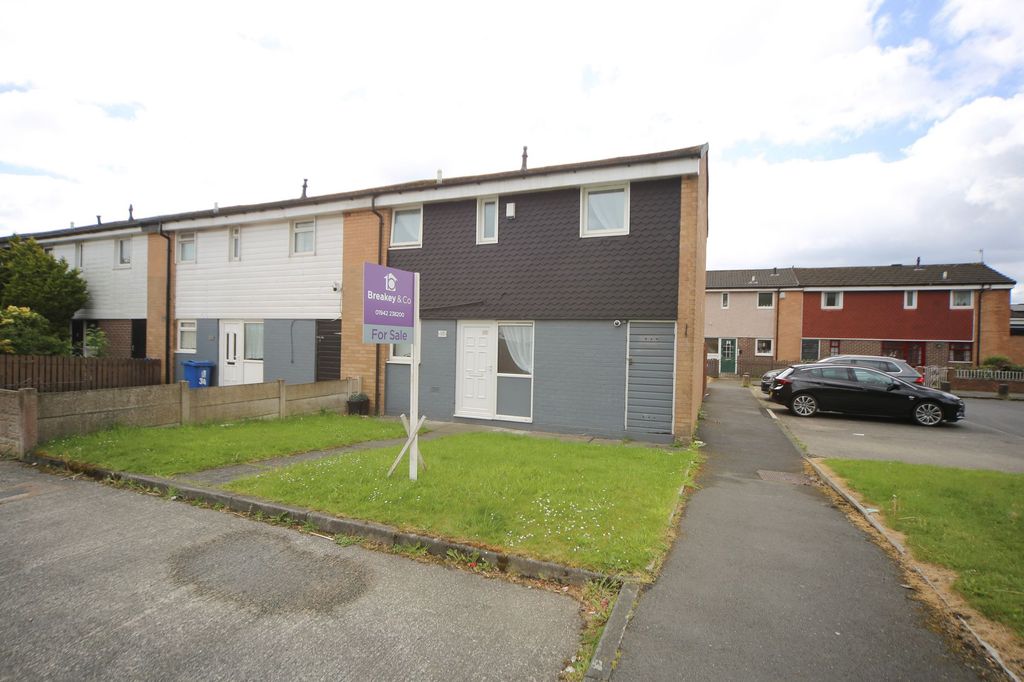 Property photo 1 of 3
