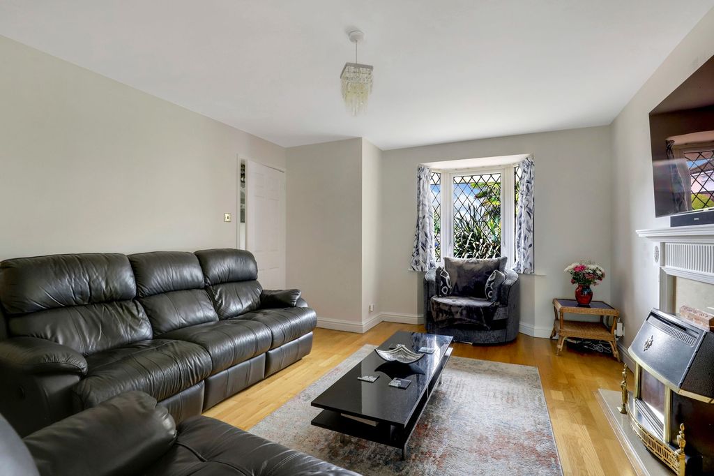 Property photo 2 of 17