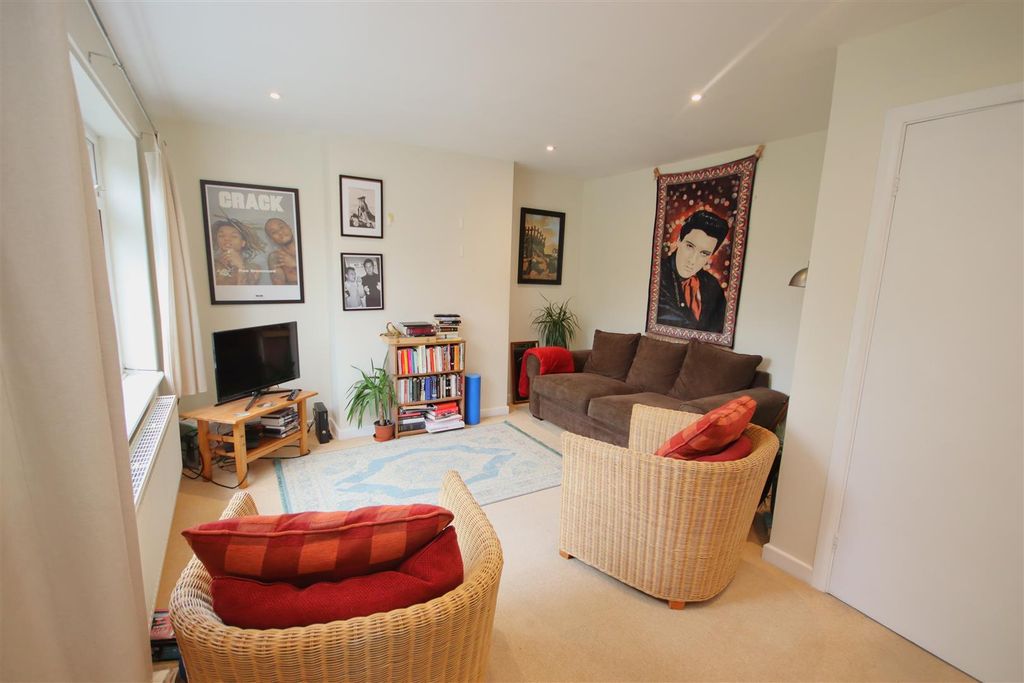 Property photo 2 of 17 Img_4072.Jpg