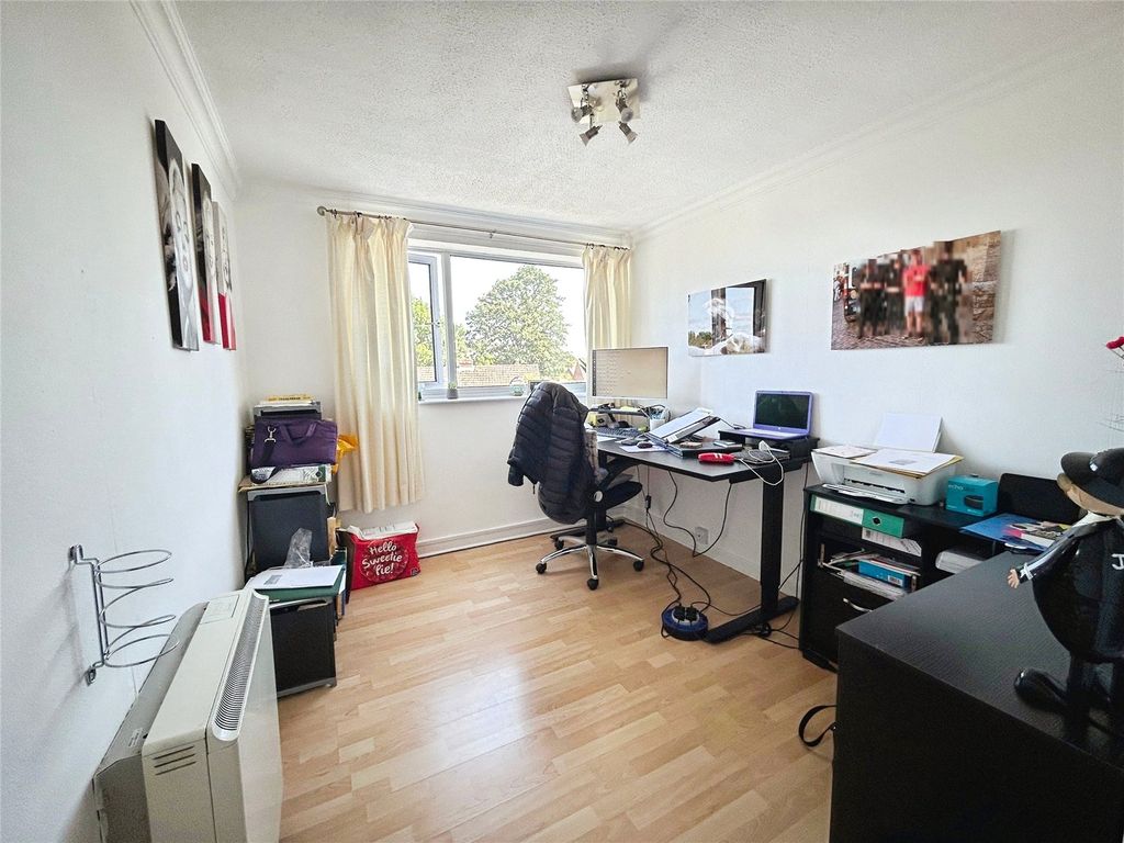 Property photo 3 of 8 Picture No. 15