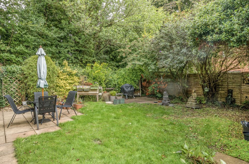 Property photo 2 of 9 1350271-23-68c7F7...