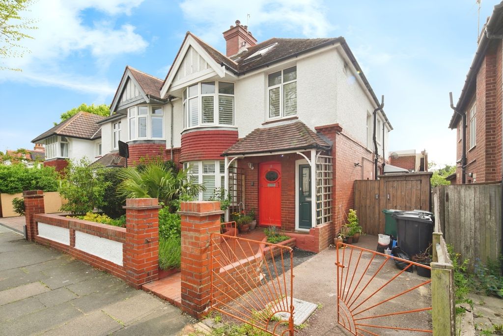 Property photo 1 of 9