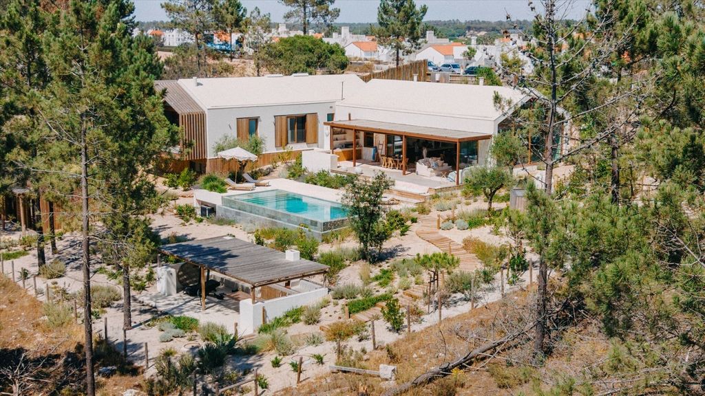 Property photo 1 of 59 Contemporary Villa With Guest House And Heated Pool At La Réserve, Carvalhal