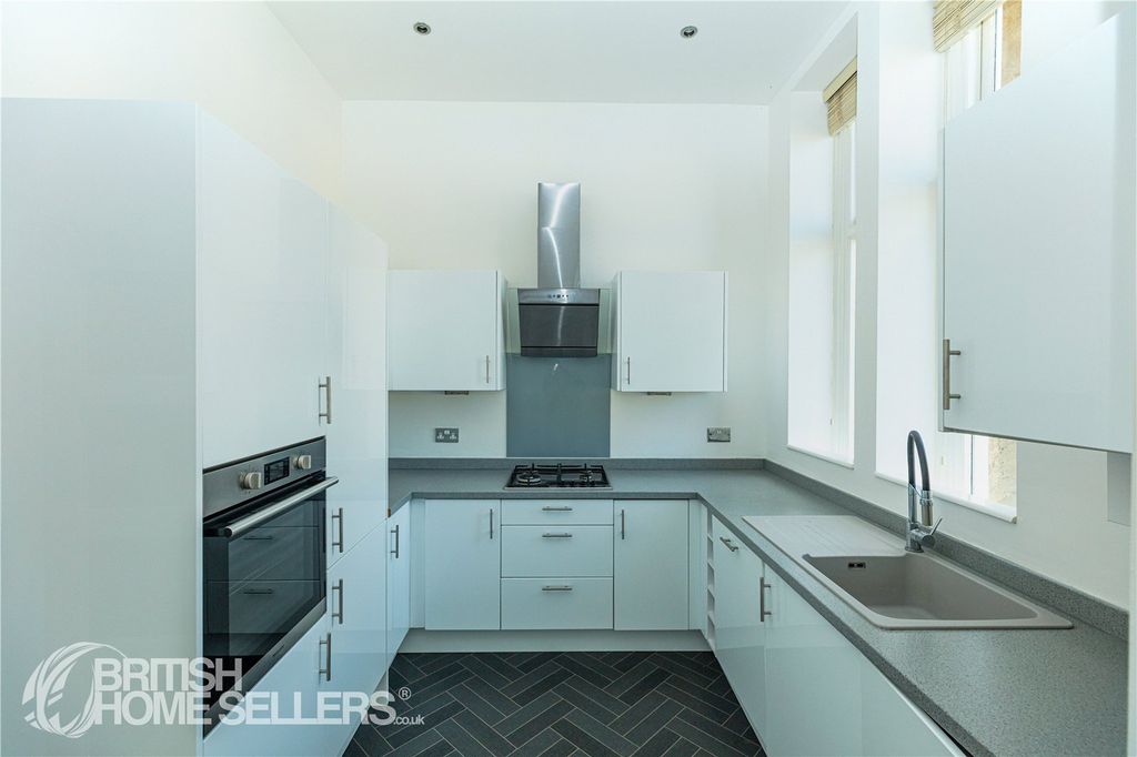 Property photo 2 of 16 Picture No. 10