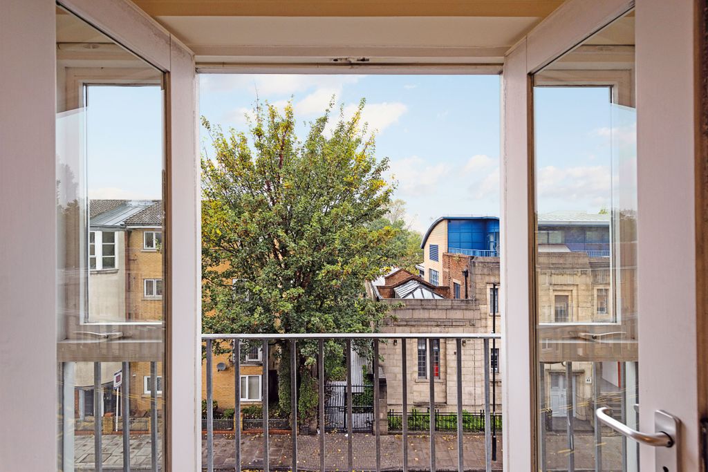 Property photo 3 of 8