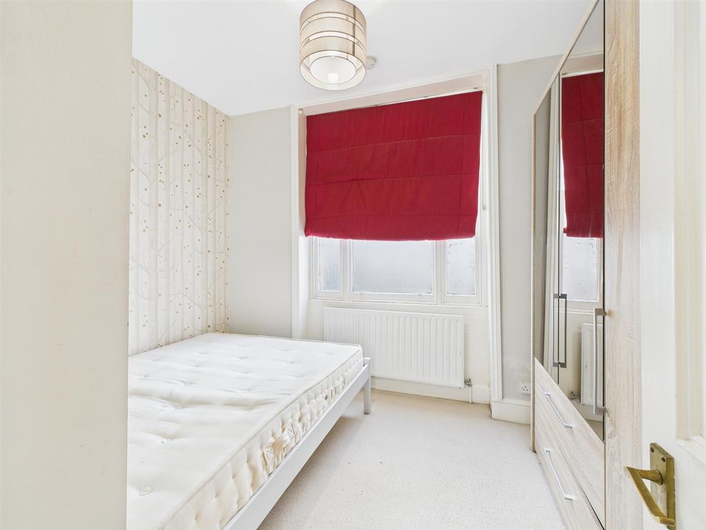 Property photo 3 of 11 Bedroom