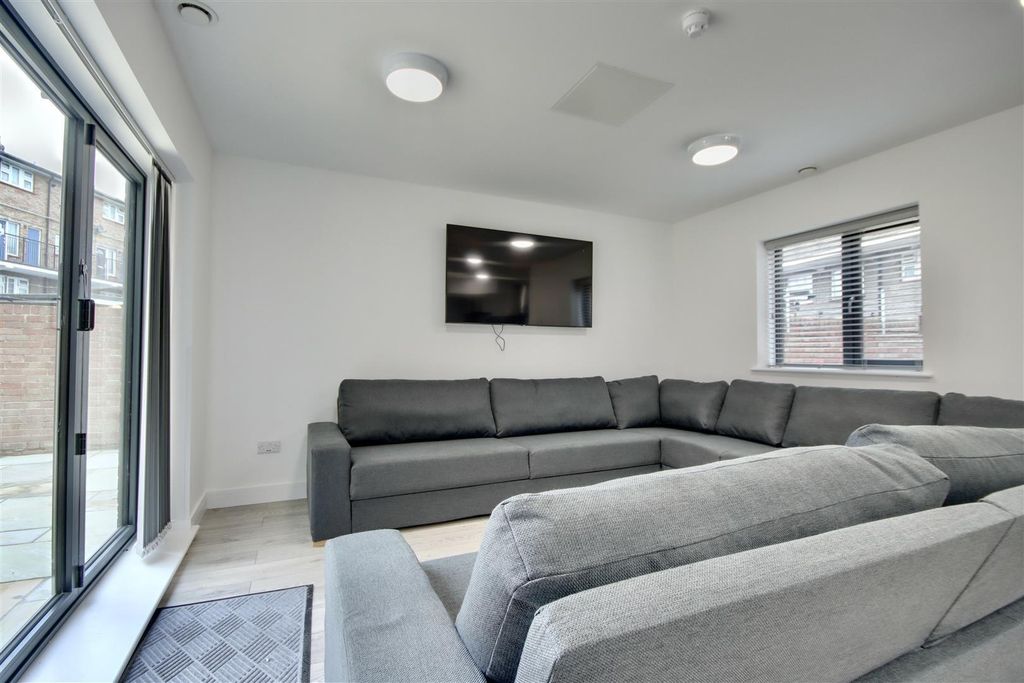 Property photo 1 of 11 13.Jpg