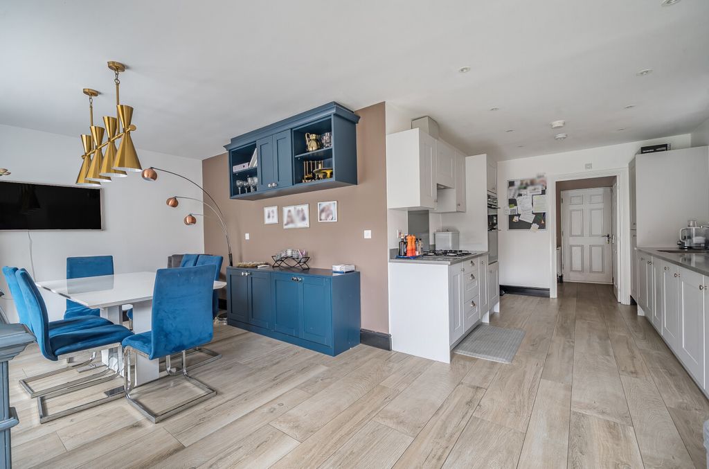 Property photo 3 of 19 1369815-9-68F798A...