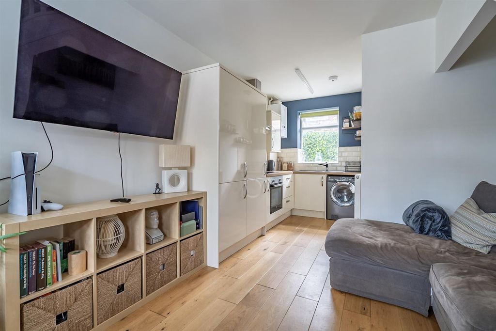 Property photo 2 of 14 5-Untitled-245-Hdr.Jpg