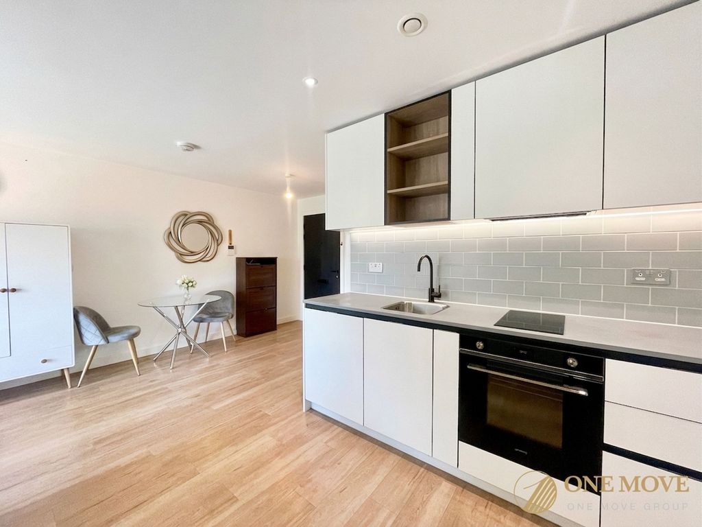 Property photo 2 of 31