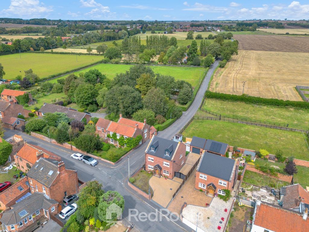 Property photo 2 of 39 4479432
