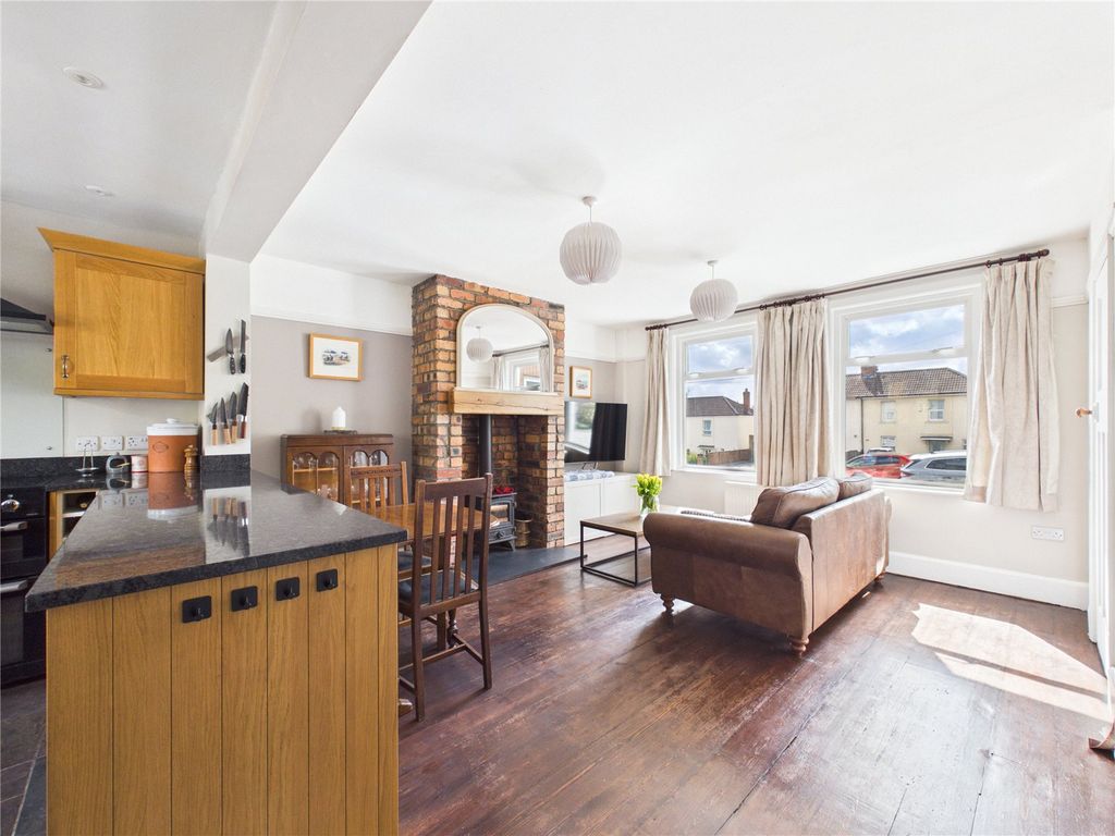 Property photo 1 of 18 Picture No. 11