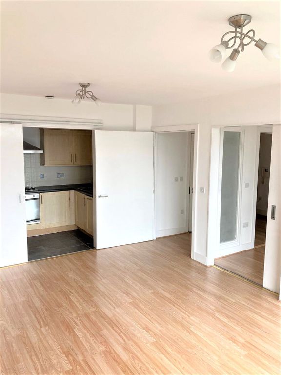 Property photo 1 of 9 Picture No. 08