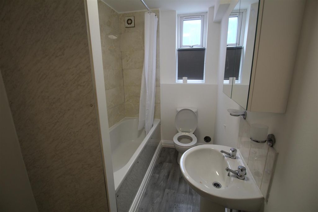 Property photo 3 of 7 Img_0833.Jpg
