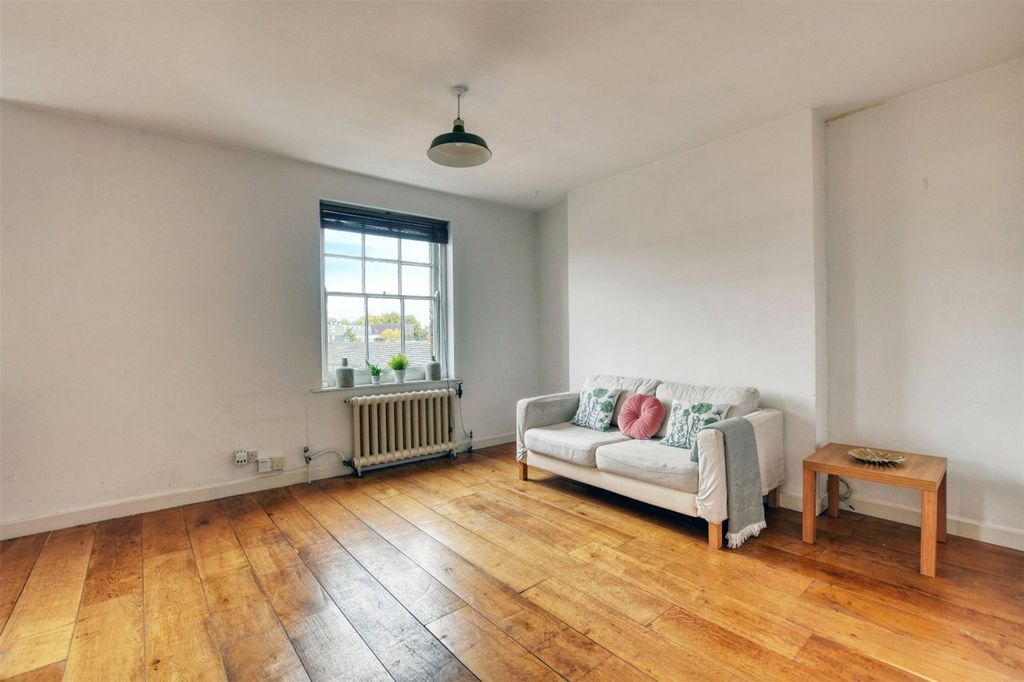 Property photo 1 of 10 Shepton Houses E2