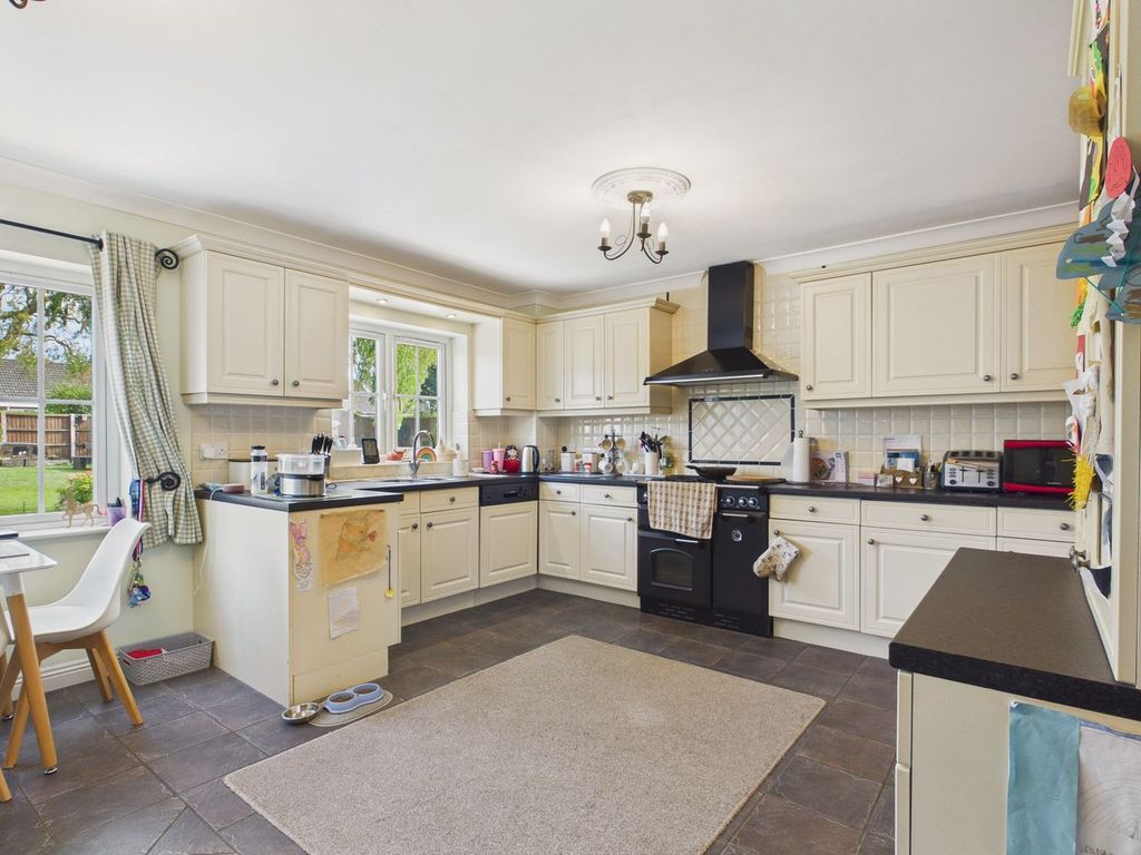 Property photo 3 of 27