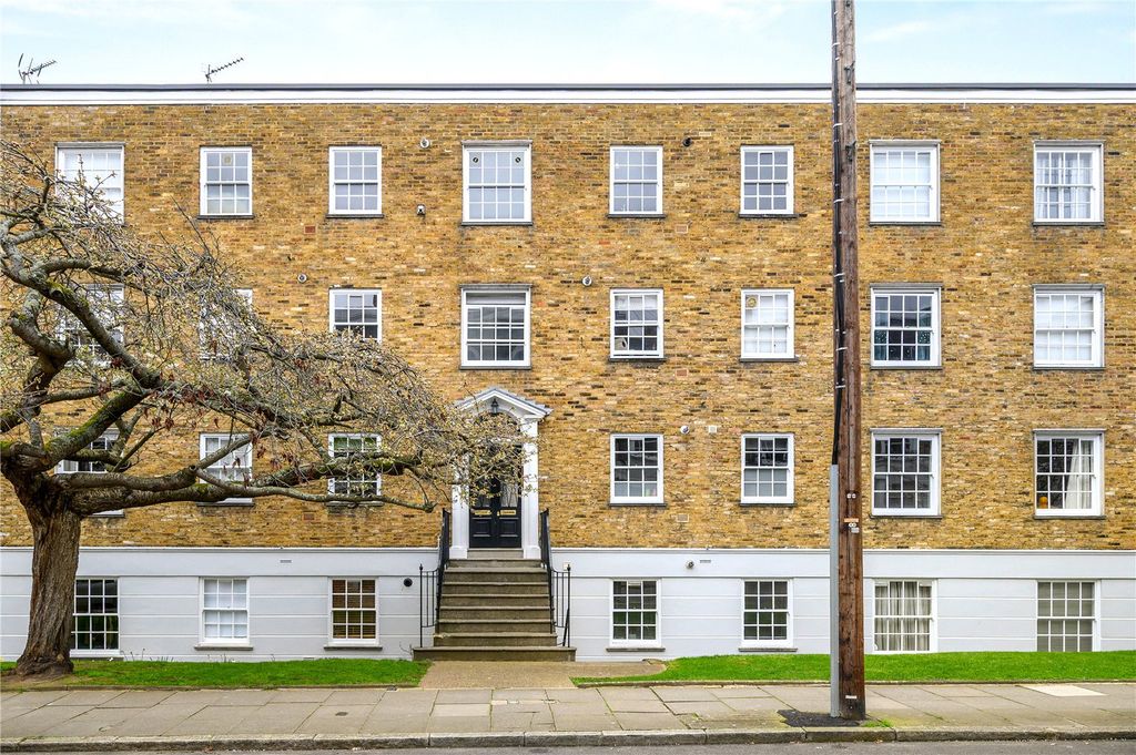 Property photo 1 of 11 Exterior