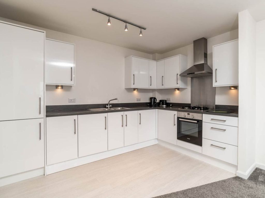 Property photo 3 of 13 63149_Sqft_5G_Duff_Street-002