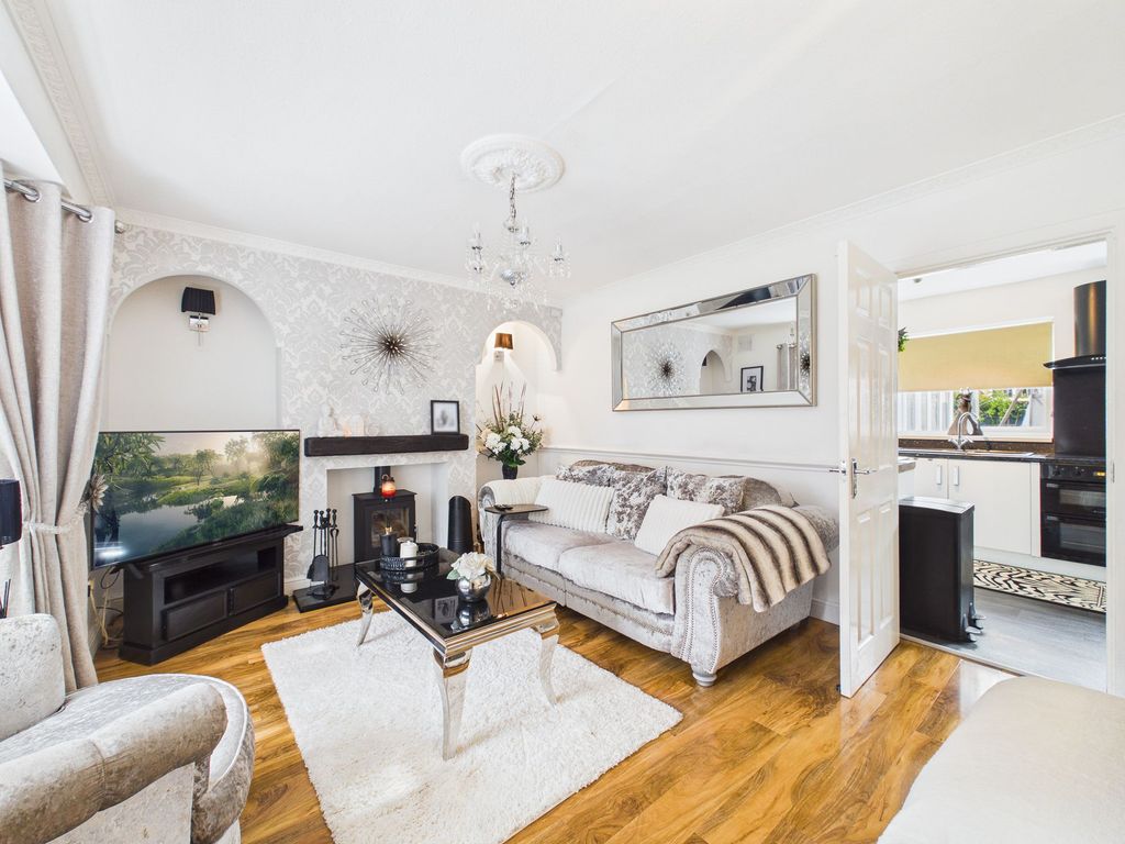 Property photo 2 of 13 Lounge