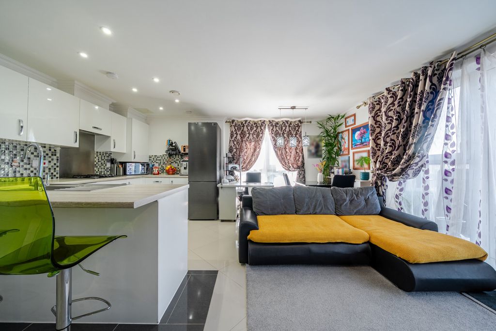Additional image 22 of 2 bed flat for saleOakes Crescent, Dartford, Kent DA1