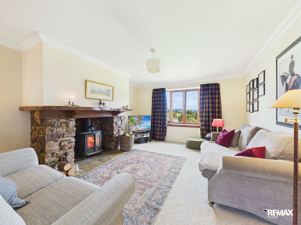 Property photo 2 of 31