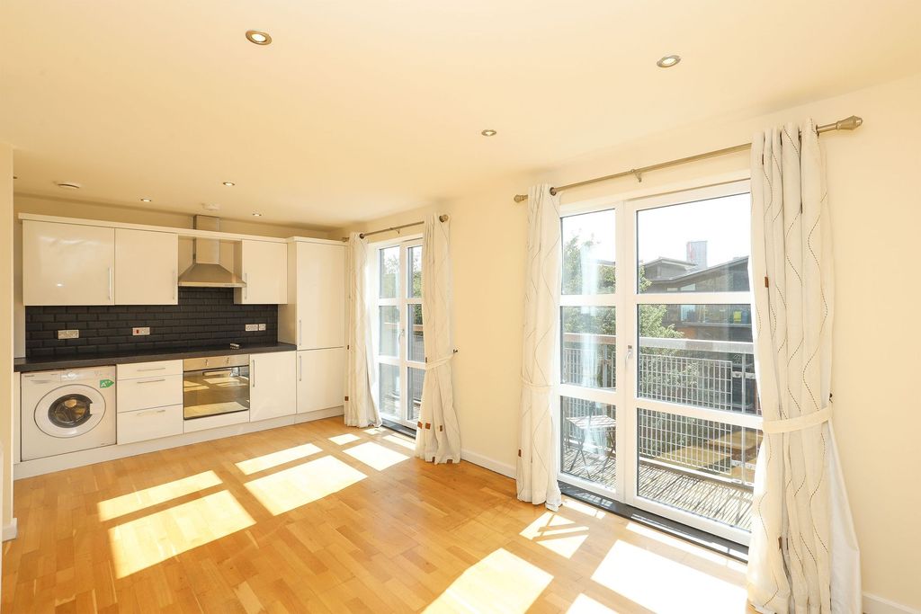 Property photo 1 of 9