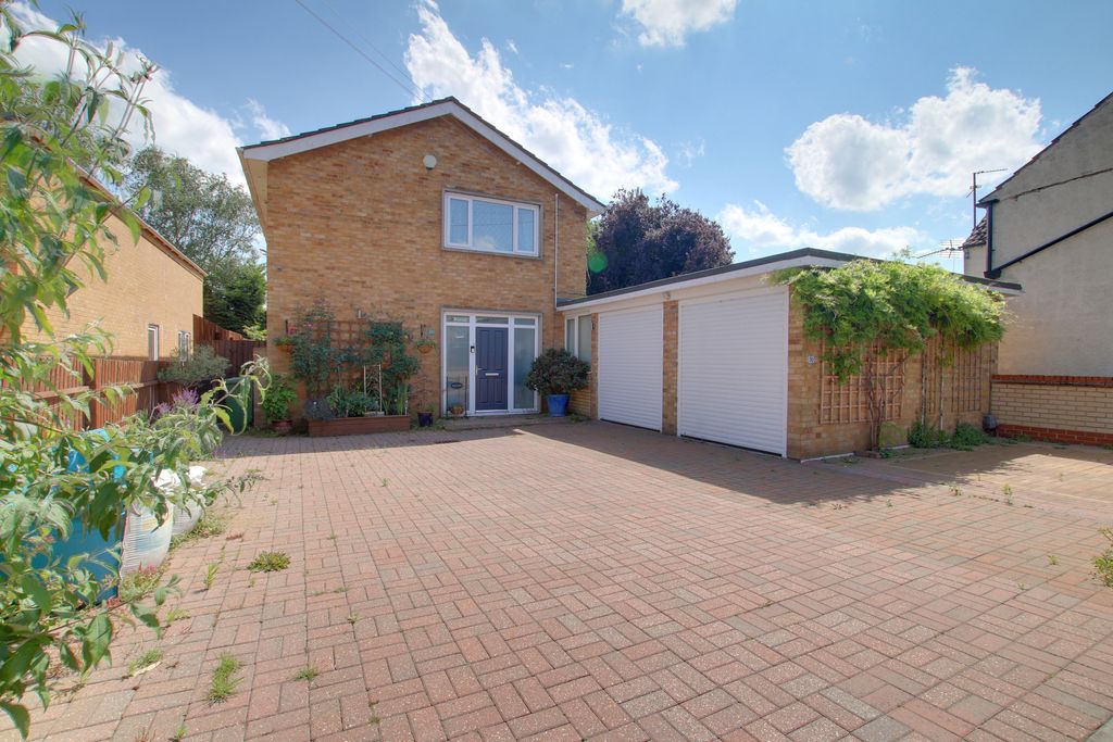 Property photo 2 of 23