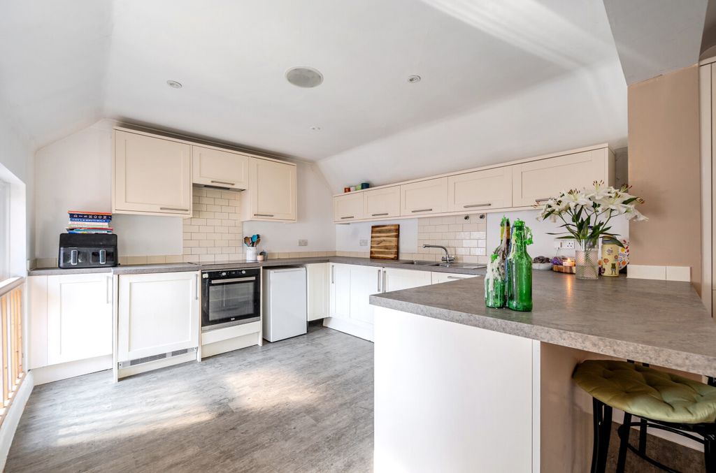 Property photo 3 of 22 1500009-12-6A6c5d...