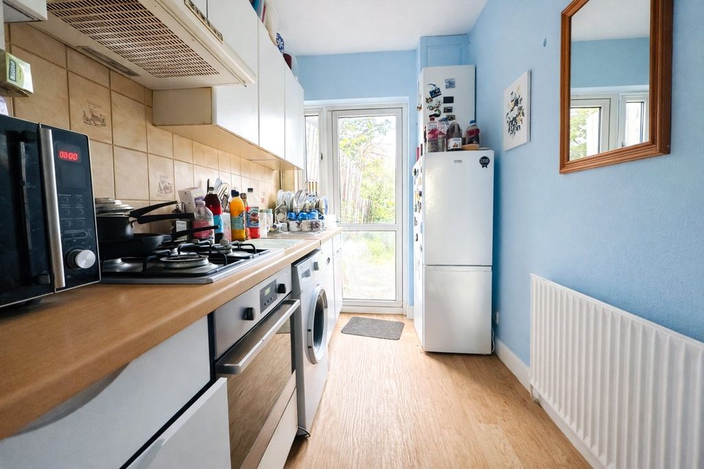 Property photo 3 of 11 Picture 3