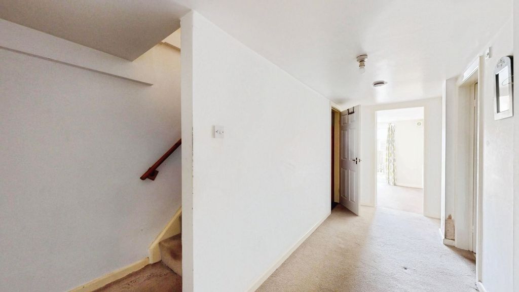 Additional image 5 of 2 bed flat for saleThe Gills, Otley LS21