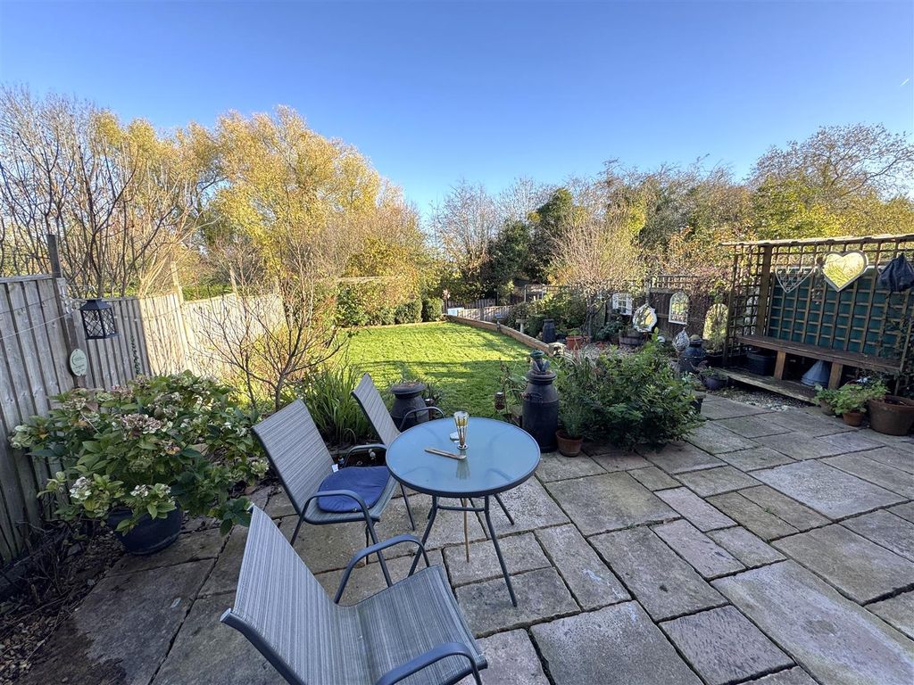 Property photo 2 of 24