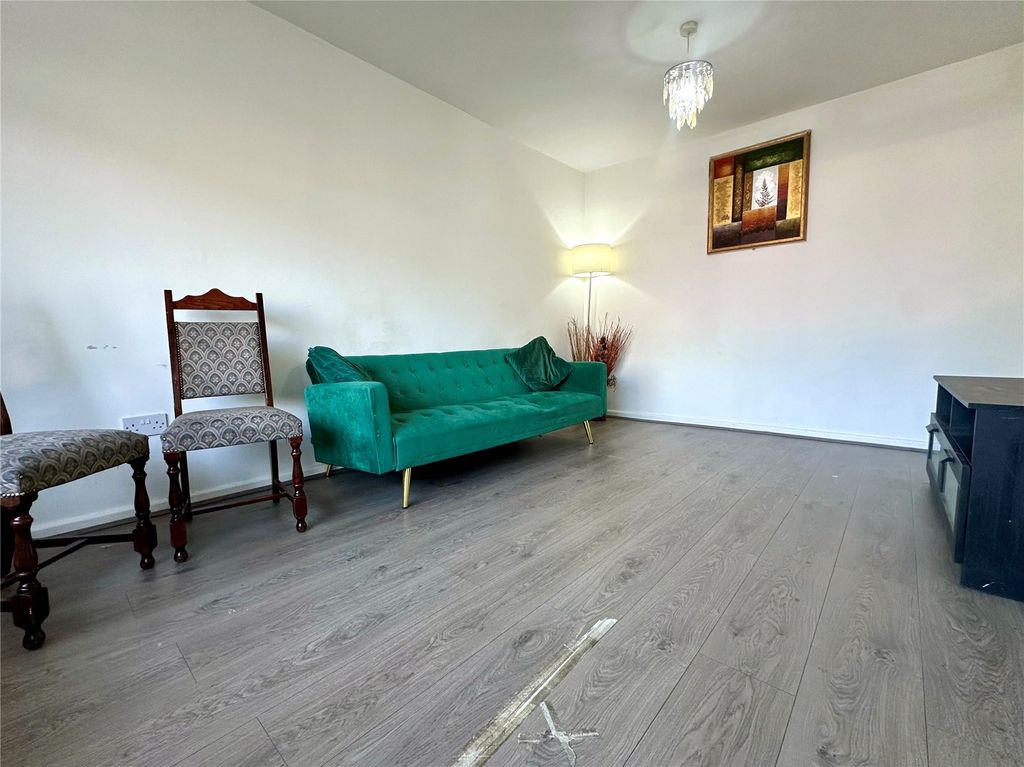 Property photo 2 of 20 Picture No. 10