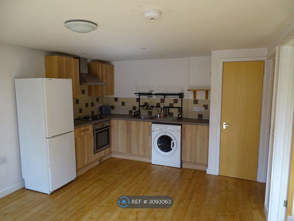 Property photo 1 of 7 Kitchen Area