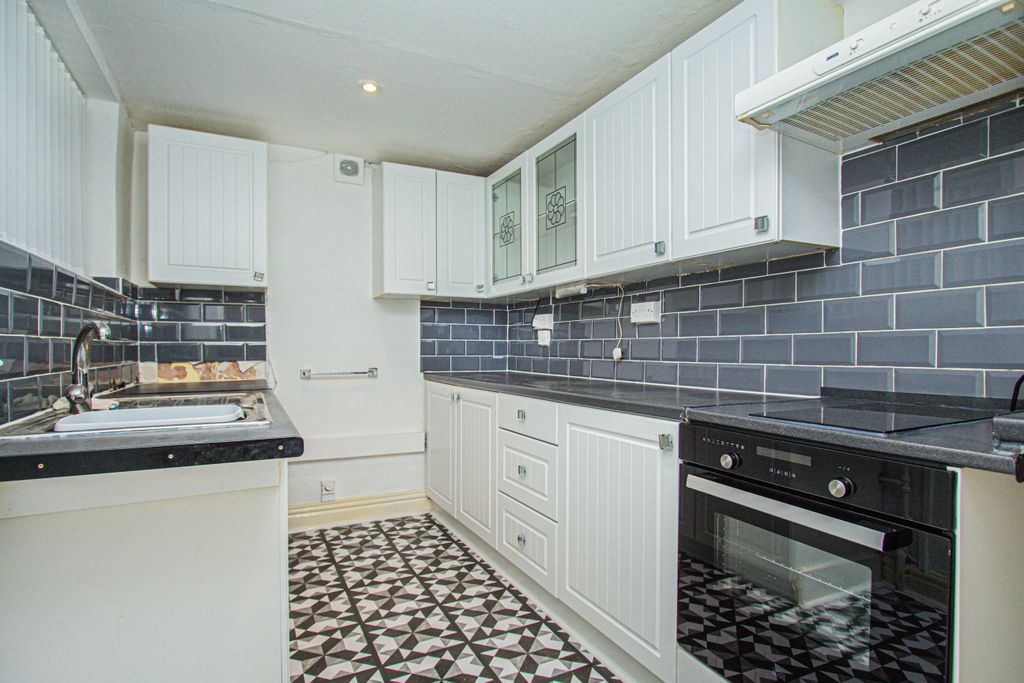 Property photo 2 of 13 Kitchen