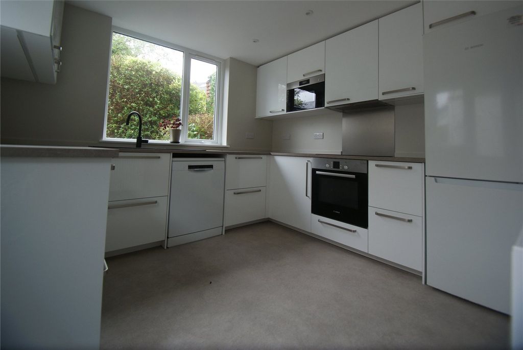 Property photo 2 of 5 Picture No. 15