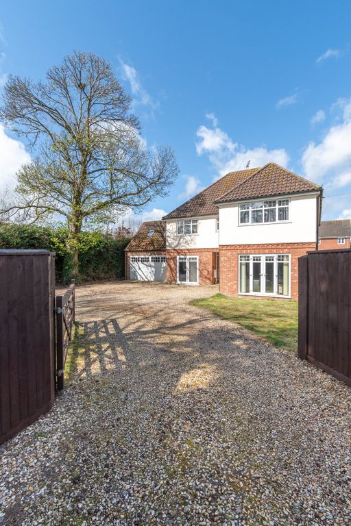Property photo 3 of 19