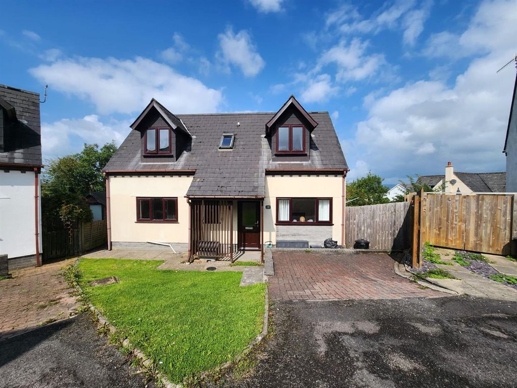 Property photo 1 of 18